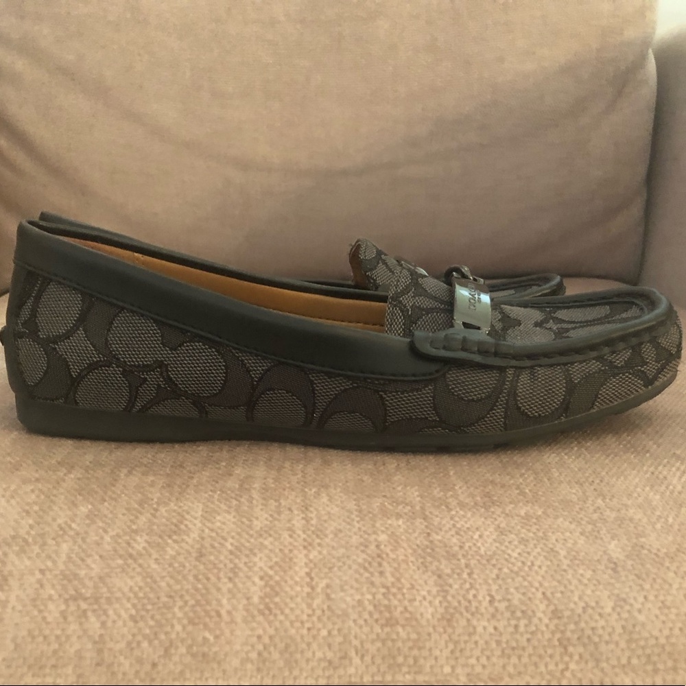 Coach Olive Signature Loafer Size 6